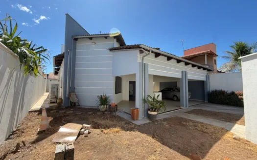Casa com 3 Quartos e Escritório
