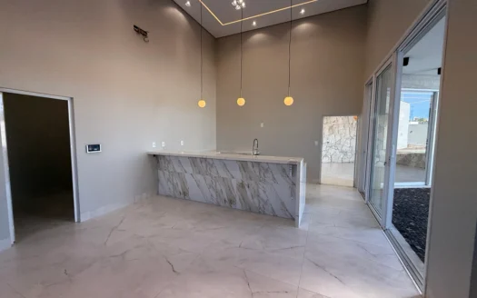 Casa 4 Suítes e Energia Solar