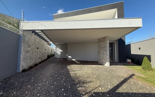 Casa 4 Suítes e Energia Solar