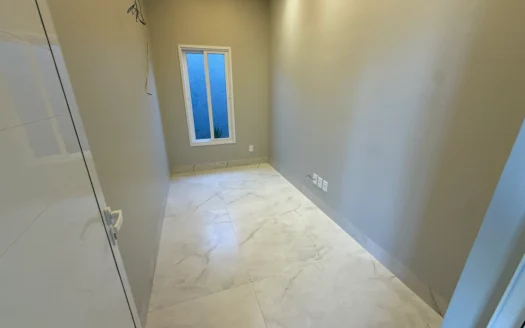 Casa 4 Suítes e Energia Solar