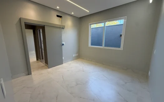 Casa 4 Suítes e Energia Solar