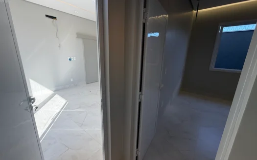 Casa 4 Suítes e Energia Solar