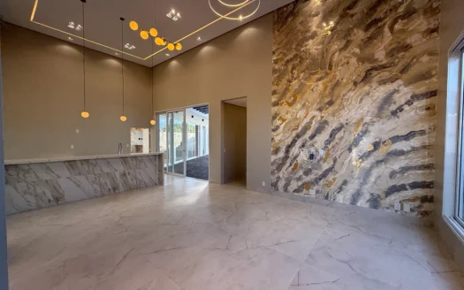 Casa 4 Suítes e Energia Solar