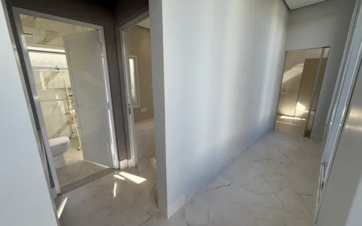 Casa 4 Suítes e Energia Solar