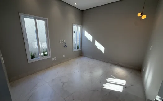 Casa 4 Suítes e Energia Solar