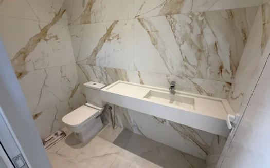 Casa 4 Suítes e Energia Solar