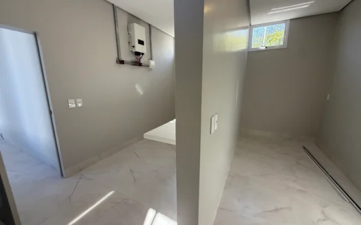 Casa 4 Suítes e Energia Solar