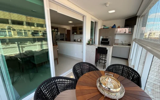 Apartamento de 3 Suítes no Centro