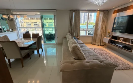 Apartamento de 3 Suítes no Centro