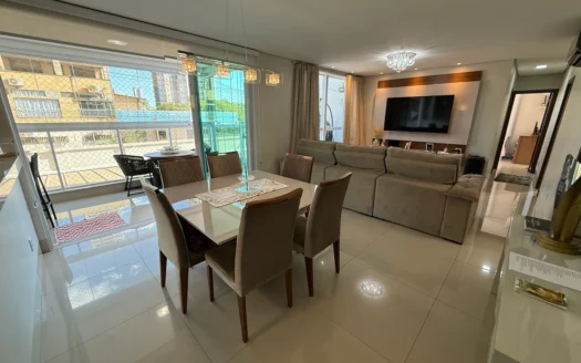 Apartamento de 3 Suítes no Centro