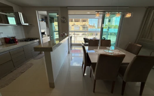 Apartamento de 3 Suítes no Centro