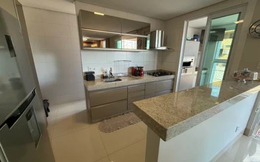 Apartamento de 3 Suítes no Centro