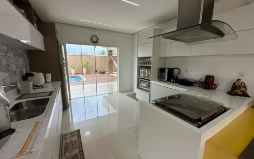 Sobrado com 4 Quartos