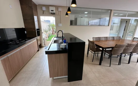 Sobrado com 4 Quartos