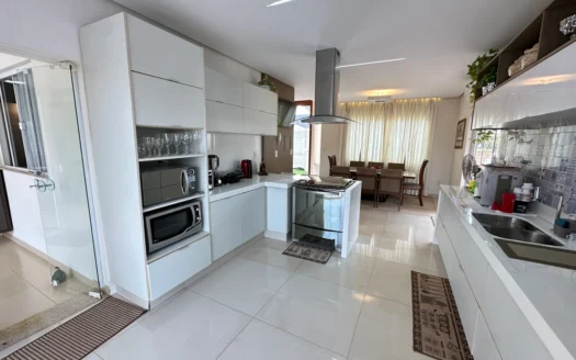 Sobrado com 4 Quartos