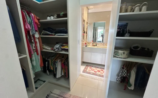 Sobrado com 4 Quartos