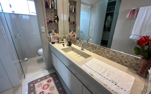 Sobrado com 4 Quartos