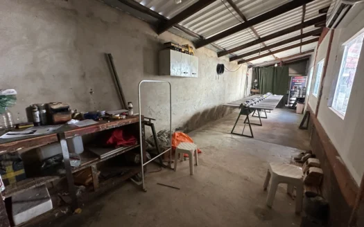 Sobrado 3 Quartos com Sala Comercial