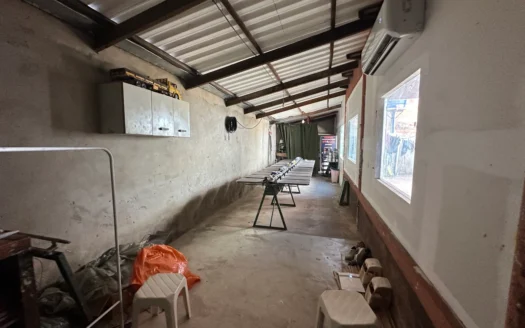 Sobrado 3 Quartos com Sala Comercial