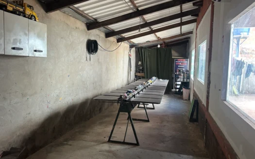 Sobrado 3 Quartos com Sala Comercial