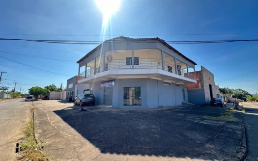 Sobrado 3 Quartos com Sala Comercial