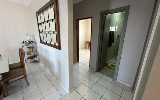 Sobrado 3 Quartos com Sala Comercial