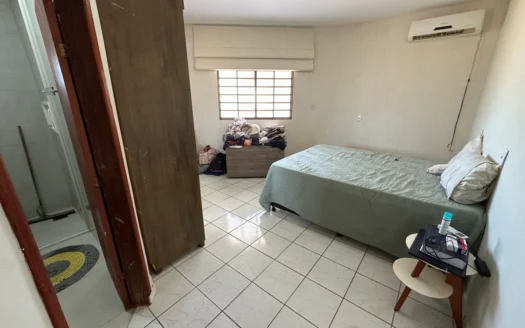 Sobrado 3 Quartos com Sala Comercial