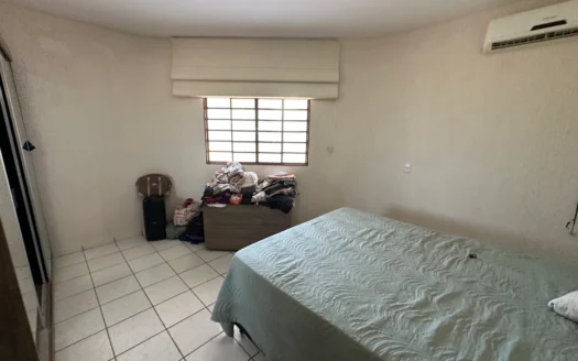 Sobrado 3 Quartos com Sala Comercial