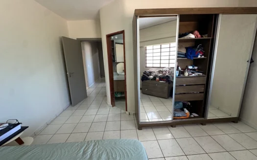 Sobrado 3 Quartos com Sala Comercial
