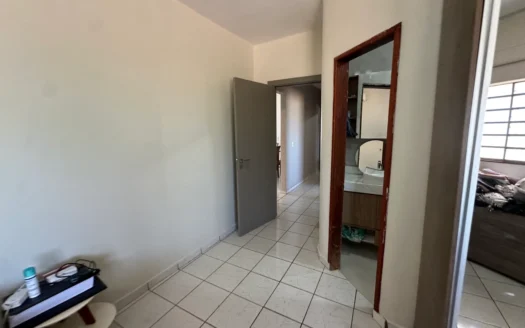 Sobrado 3 Quartos com Sala Comercial