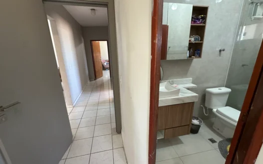 Sobrado 3 Quartos com Sala Comercial
