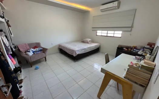 Sobrado 3 Quartos com Sala Comercial