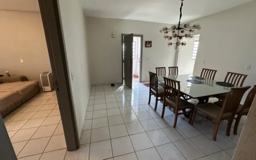 Sobrado 3 Quartos com Sala Comercial