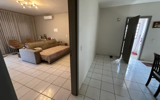 Sobrado 3 Quartos com Sala Comercial