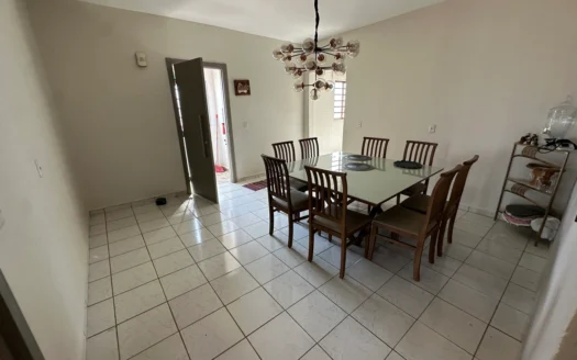 Sobrado 3 Quartos com Sala Comercial