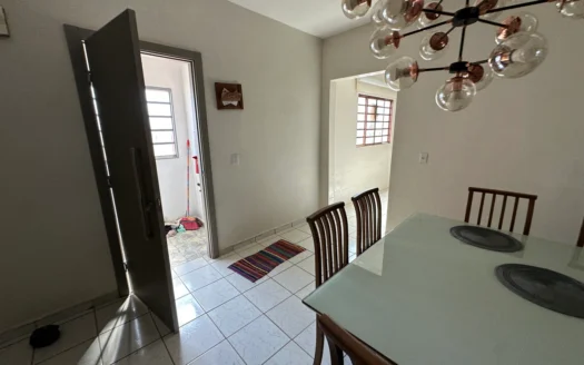 Sobrado 3 Quartos com Sala Comercial