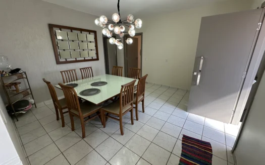 Sobrado 3 Quartos com Sala Comercial