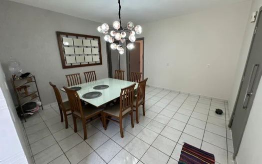 Sobrado 3 Quartos com Sala Comercial