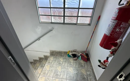 Sobrado 3 Quartos com Sala Comercial