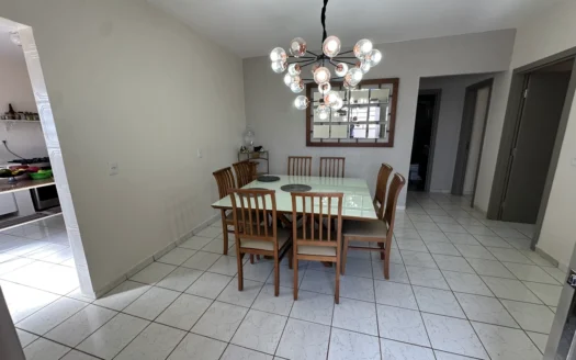 Sobrado 3 Quartos com Sala Comercial