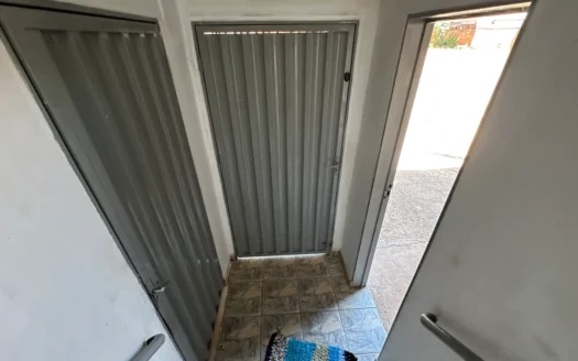 Sobrado 3 Quartos com Sala Comercial