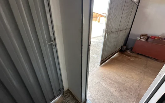 Sobrado 3 Quartos com Sala Comercial