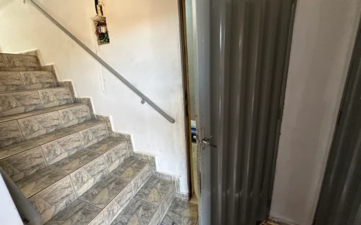 Sobrado 3 Quartos com Sala Comercial