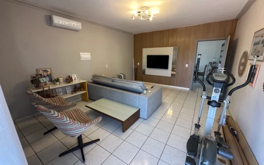 Sobrado 3 Quartos com Sala Comercial