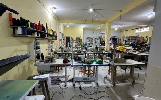 Sobrado 3 Quartos com Sala Comercial