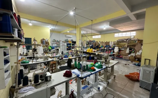 Sobrado 3 Quartos com Sala Comercial