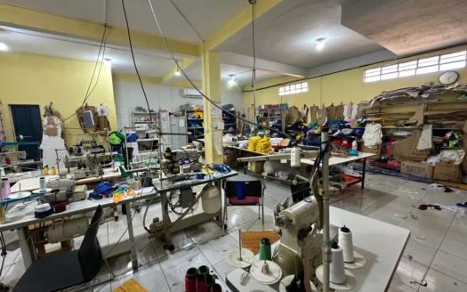 Sobrado 3 Quartos com Sala Comercial