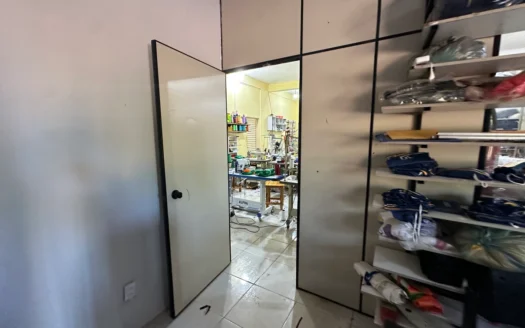 Sobrado 3 Quartos com Sala Comercial