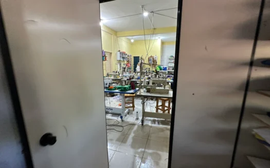 Sobrado 3 Quartos com Sala Comercial