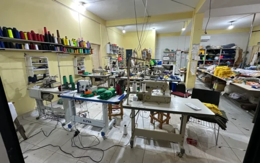 Sobrado 3 Quartos com Sala Comercial